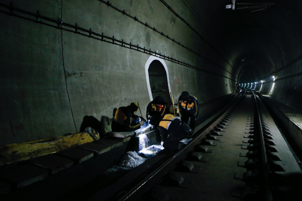 象山铁路运营隧道病害现状